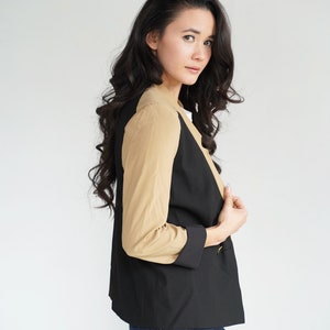 Cool Neutrale Kleur Geblokkeerd Beige en Zwart Double Breasted Korte Gouden Knop Blazer afbeelding 3