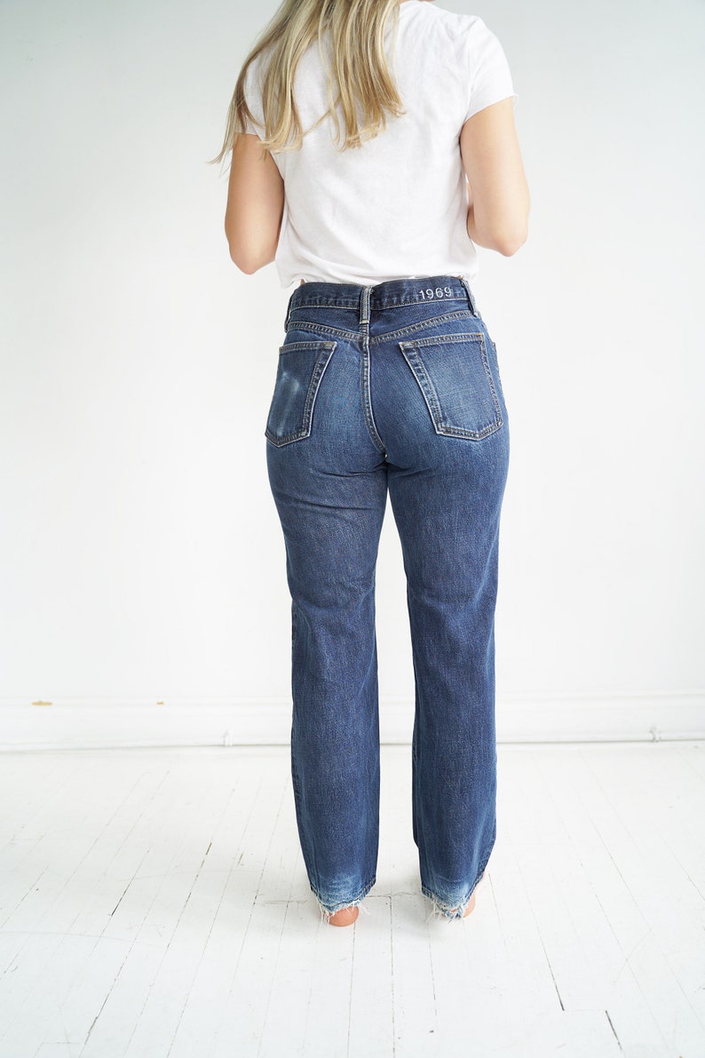Dark Wash Distressed Vintage Gap Denim Blue Jeans image 4