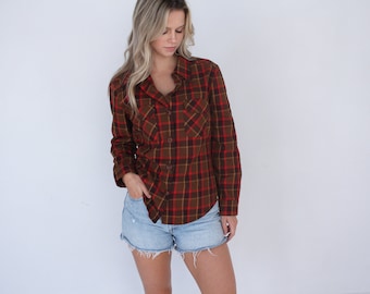 Red and Brown 70s Plaid Flannel Shirt // Vintage Long Sleeved Plaid Shirt //  Size Small / Size Medium