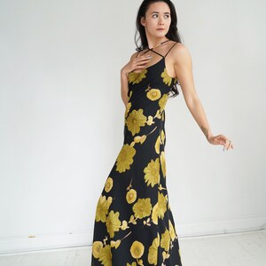 Gorgeous Soft Floor Length Low Back Black and Gold Floral 90s Spaghetti Strap Shift Dress Size Small image 5