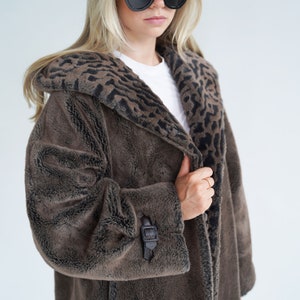 Holt Renfrew Faux Fur Oversized Brown Teddy Bear Coat Warm Winter Jacket Size Medium image 5