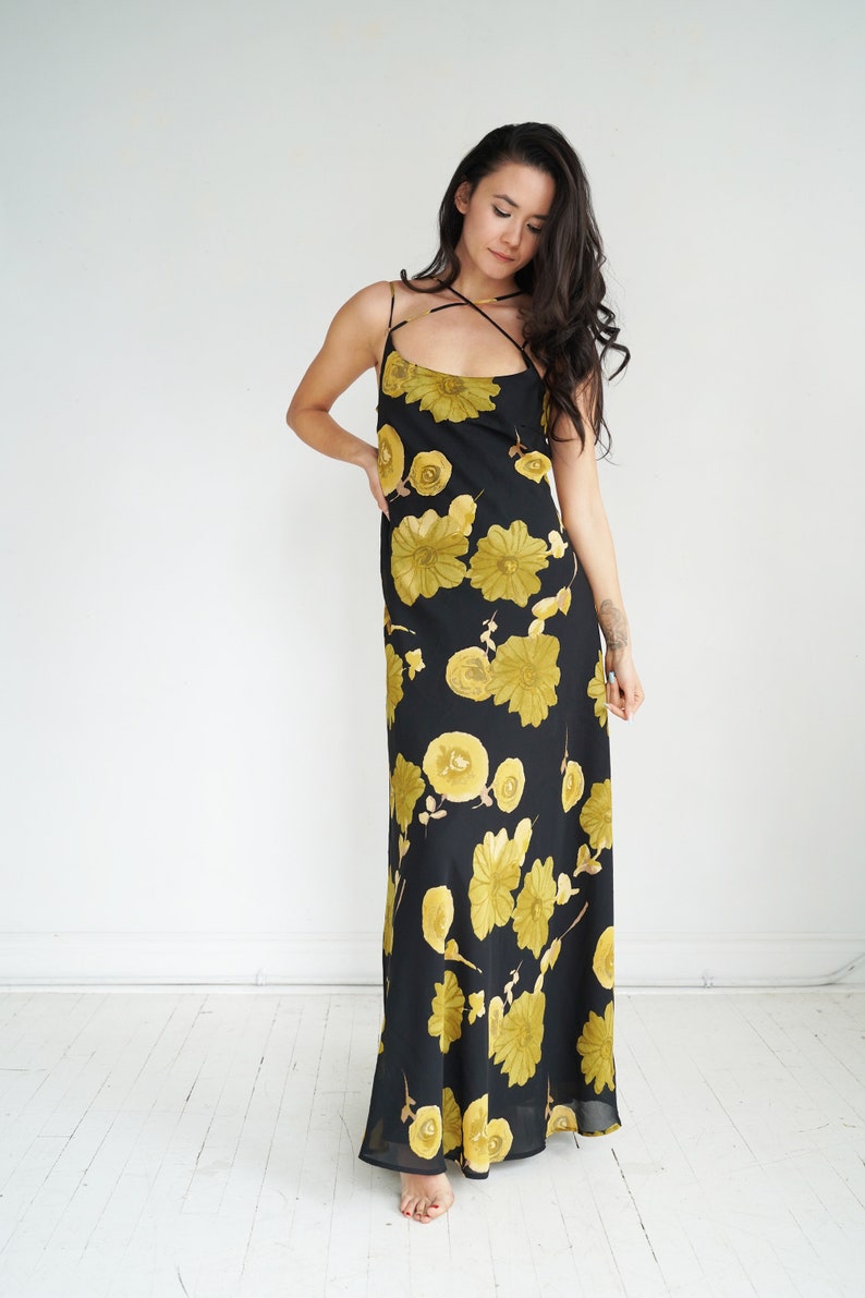 Gorgeous Soft Floor Length Low Back Black and Gold Floral 90s Spaghetti Strap Shift Dress Size Small image 2