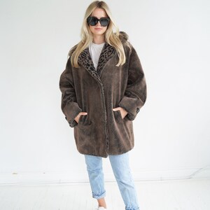 Holt Renfrew Faux Fur Oversized Brown Teddy Bear Coat Warm Winter Jacket Size Medium image 6