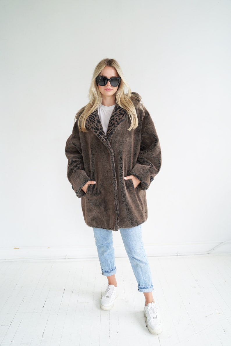 Holt Renfrew Faux Fur Oversized Brown Teddy Bear Coat Warm Winter Jacket Size Medium image 6