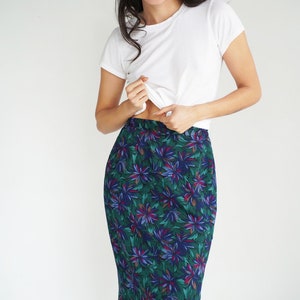 Purple and Green Tropical Floral Vintage Knee Length Straight Skirt Pencil Skirt Size Small Medium image 8