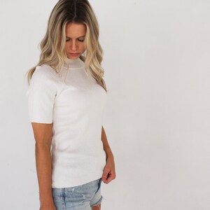 Vintage 90s White Mock Neck Top // Blueberry Hill // Short Sleeved Ribbed Shirt // Size Small // Size Small / Medium image 5