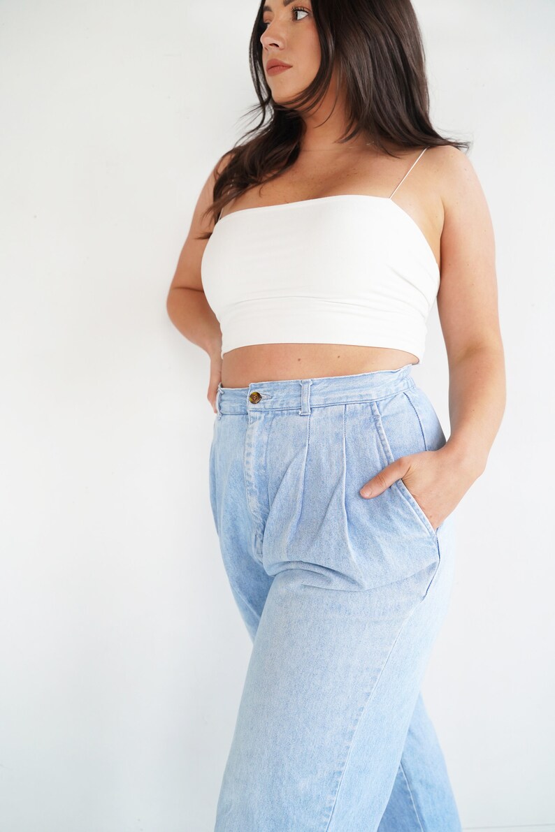 Perfect High-Waisted Wide-Leg Tapered 80s Light Wash Blue Denim Jeans with Pleats, Zipper Fly Size MEDIUM image 9