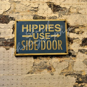 Gli hippy usano la porta laterale, fotografia di Nashville, cartelli rustici, era hippy, hippy, fotografia di viaggio