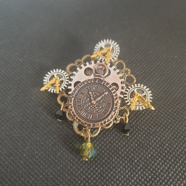 Broche steampunk horloge