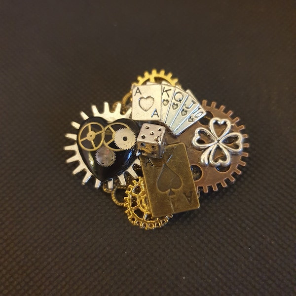 Broche steampunk casino