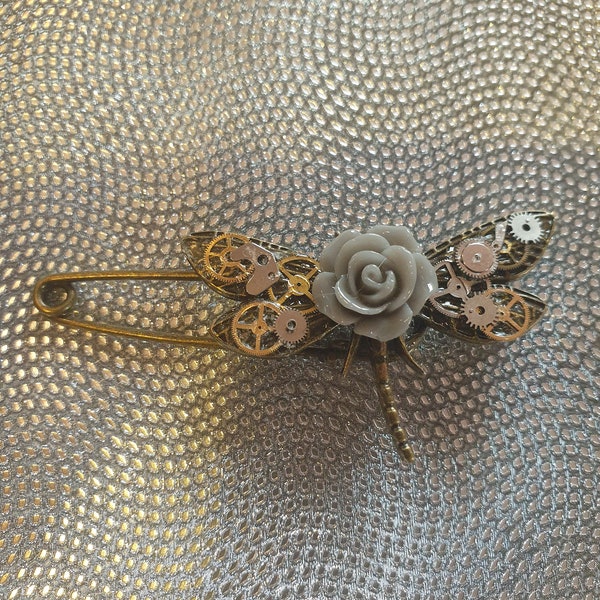 Broche libellule steampunk