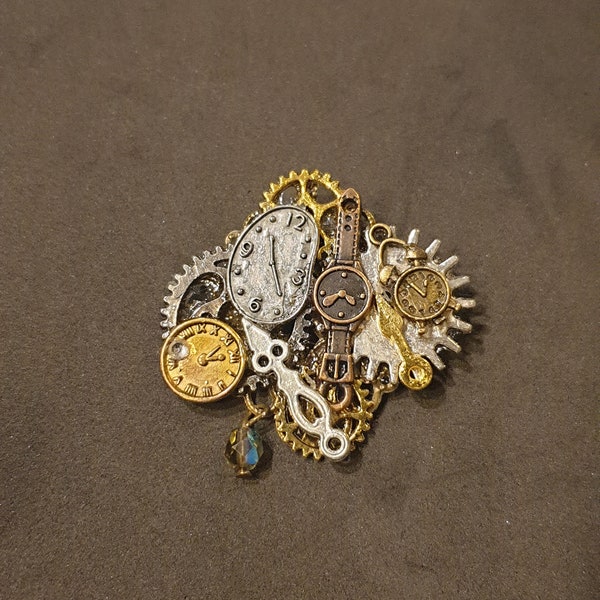 Broche steampunk montres