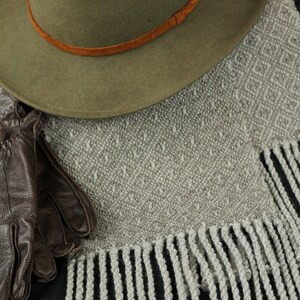 Men&#39;s Winter Scarf, Light Brown/Beige, 100% Wool, Handwoven