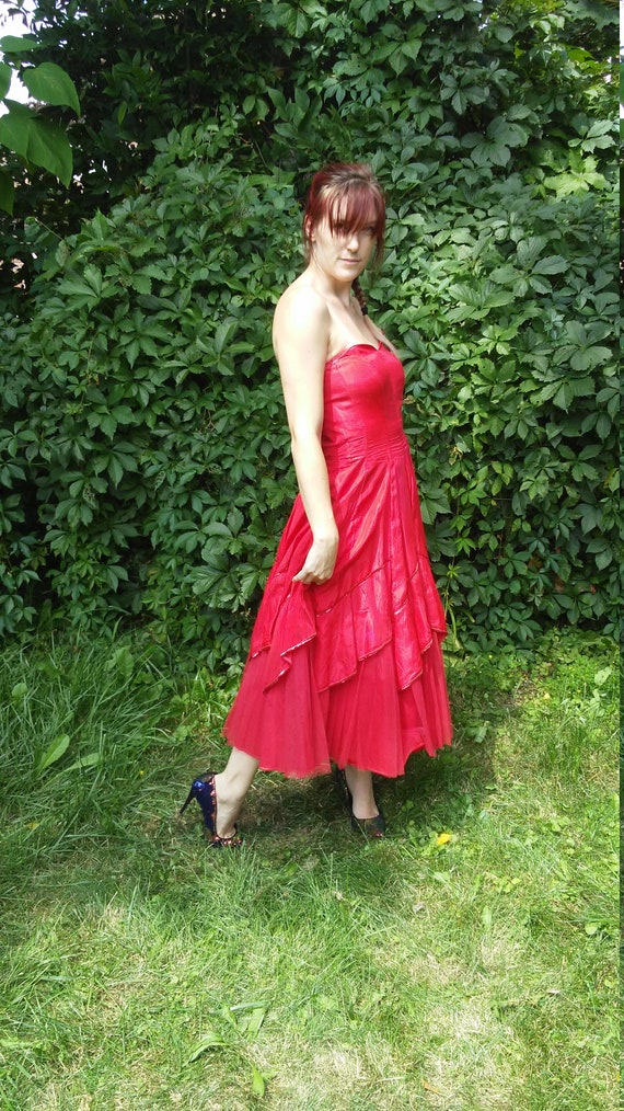 Red 50s cocktail or prom dress - image 8