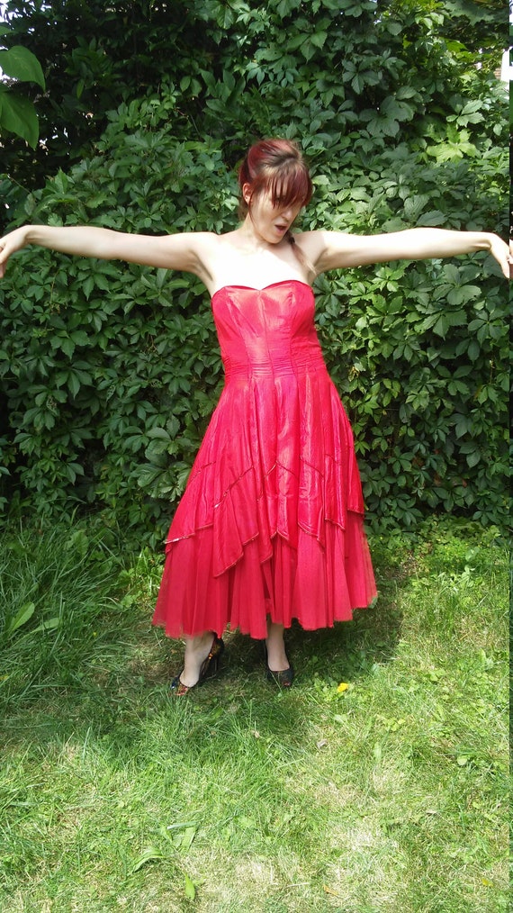 Red 50s cocktail or prom dress - image 7