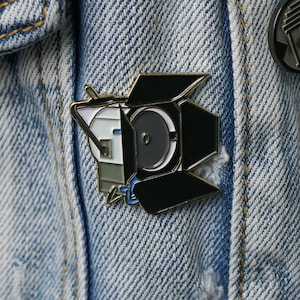 4K HMI Movie Light enamel pin! Perfect gift for grip and electric, production, film crew, cinematographers, movie lovers!