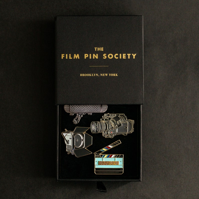 Coffret de production cinématographique. Coffret cadeau ultime d'épingles en émail pour les directeurs de la photographie, les vidéastes, les réalisateurs, les cinéastes et les producteurs image 2