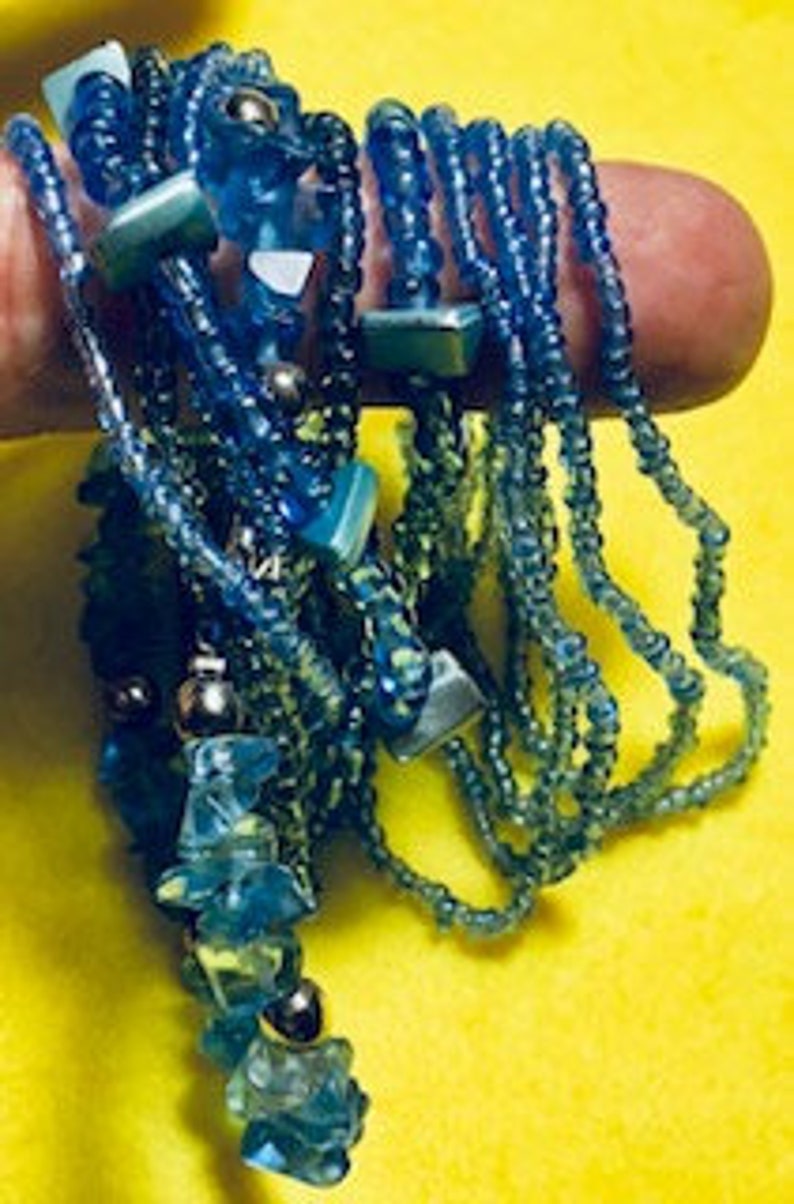 11 AQUAMARINE BEAD BRACELETS 3-3 34 Round on Elastic String Free S H to U S#VB107