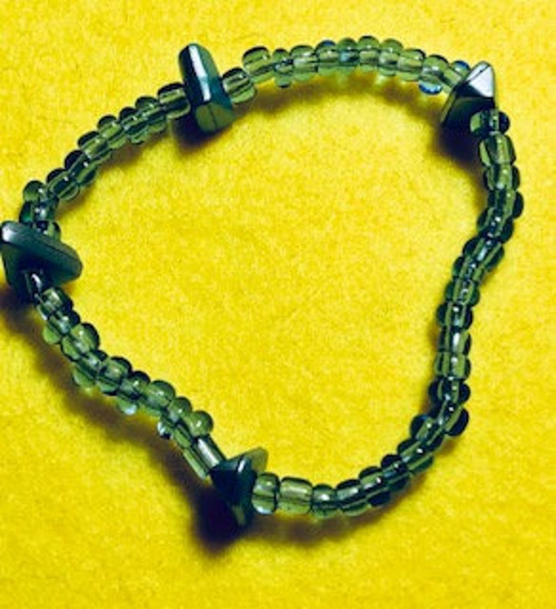 11 AQUAMARINE BEAD BRACELETS 3-3 34 Round on Elastic String Free S H to U S#VB107