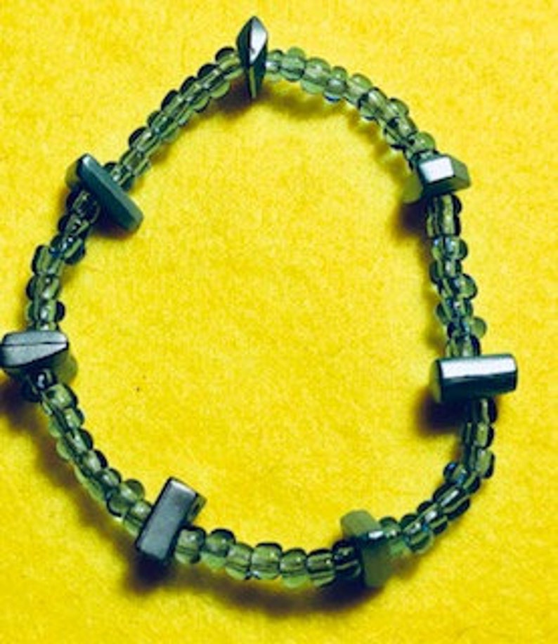11 AQUAMARINE BEAD BRACELETS 3-3 34 Round on Elastic String Free S H to U S#VB107