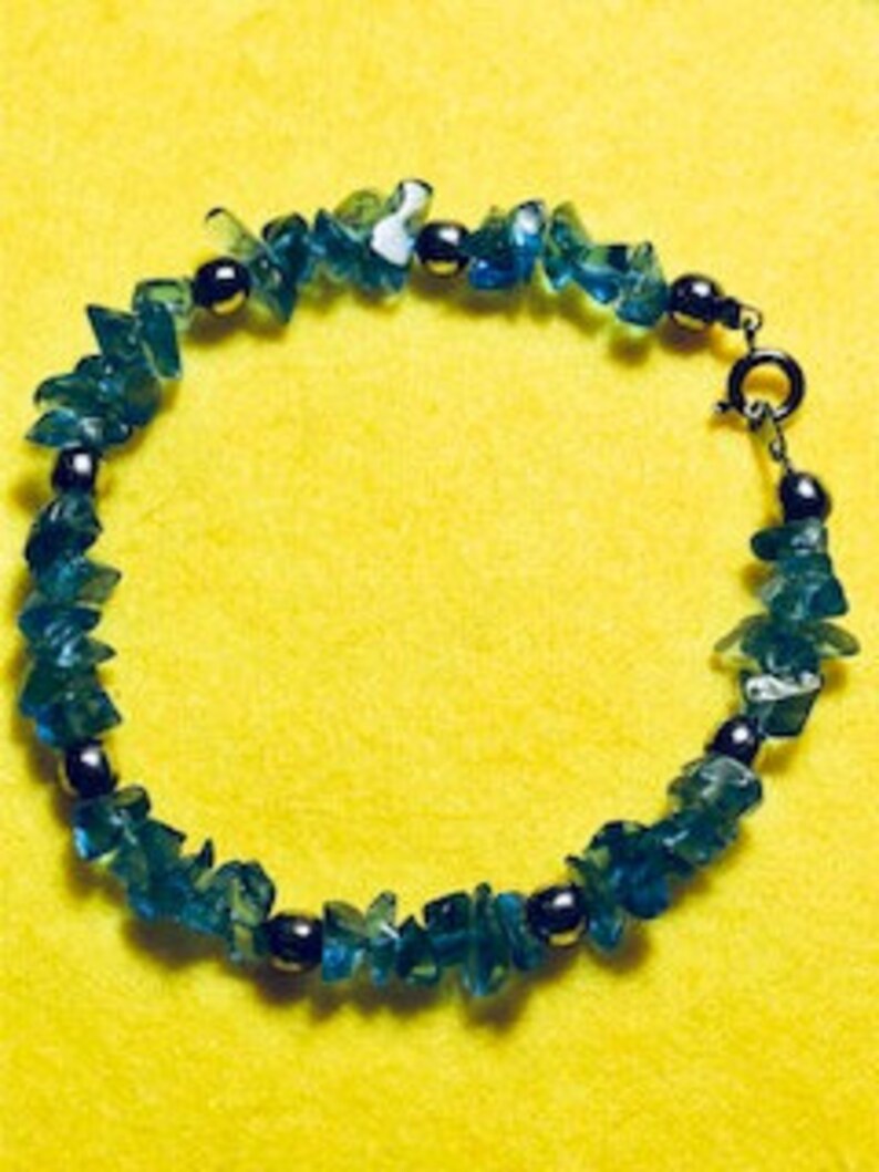 11 AQUAMARINE BEAD BRACELETS 3-3 34 Round on Elastic String Free S H to U S#VB107