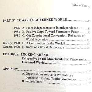 Puede incluir: Una p&aacute;gina de libro con un &iacute;ndice titulado "PARTE IV. HACIA UN MUNDO GOBERNADO". El texto incluye t&iacute;tulos de cap&iacute;tulos y n&uacute;meros de p&aacute;gina, como "De la independencia a la interdependencia" y "&iquest;Una Constituci&oacute;n para el mundo?"