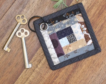 Brelok z tkaniny patchworkowej, ręcznie robiony brelok William Morris