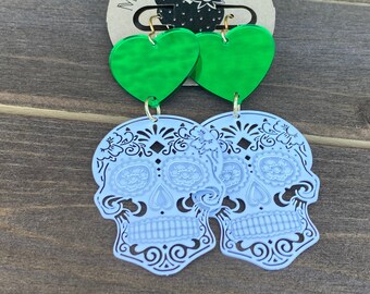Sugar skull earrings green, day of the dead earrings, Calavera earrings, Halloween earrings, dia de los muertos earrings, calavera mexicana