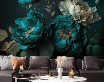 Puede incluir: Primer plano de un arreglo floral con peonías grandes de color azul verdoso y peonías blancas en el fondo. Las flores están dispuestas sobre un fondo verde oscuro.
