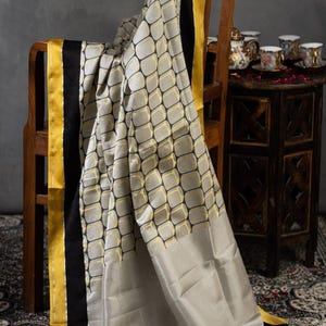 elegante designer di pura seta mashru Banarasi