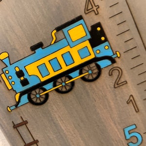 Tabla de crecimiento de madera/Regla de medición personalizada/Regla gigante/Tabla de crecimiento familiar/Tabla de altura para bebés/Decoración para habitación de bebé/Tabla de crecimiento para niños/Trenes