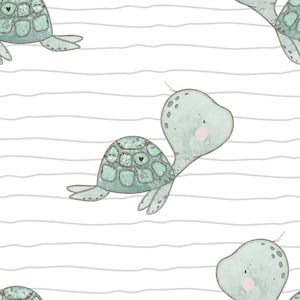 Könnte beinhalten: Nahtloses Muster mit einer niedlichen Cartoon-Schildkröte mit einer hellblauen Schale und einem rosa Rouge auf den Wangen. Die Schildkröte schwimmt auf einem weißen Hintergrund mit grauen Streifen.