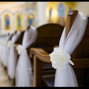 Pew decoration for Wedding, voiles, Pew Ends, Bows, Pew end Bows, Aisle marker, Chair Flowers, Wedding Church dressing