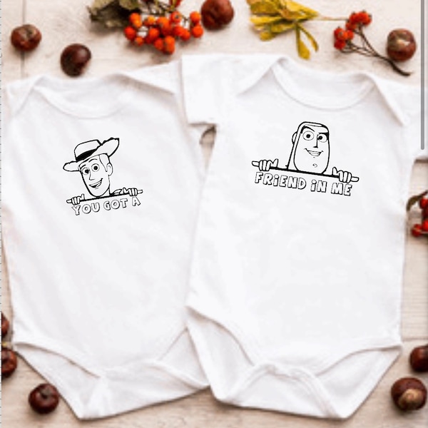 Chalecos / monos de bebé unisex Toy Story Twin Disney, hechos a mano, ¡regalo ideal para los nuevos gemelos!