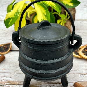 Cast Iron Cauldron with Lid: Smudge Pot, Incense Burner