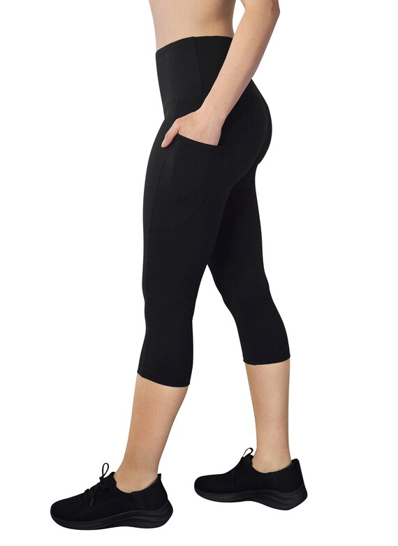 Black yoga capris top