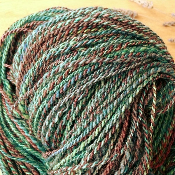 ca.245m/190 g handgesponnenes Garn aus weicher BFL Wolle mit Seide multicolor,   Artyarn, 2-ply    (330eur /kg)
