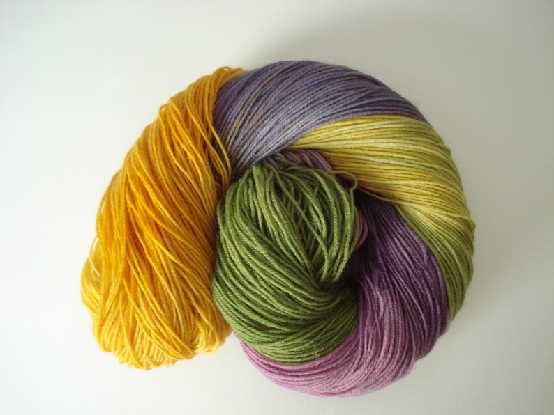 100g in /%: 75 wool 25 polyamide dyed on lemon trekking, 10,00 Euro 100g Hand dyed sock yarn