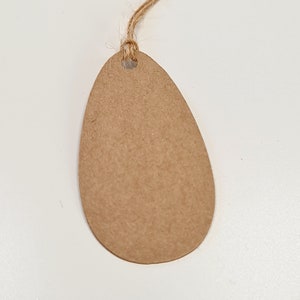 Geschenkanhänger Kraftpapier tropfenförmig, Kraftpapieranhänger Adventskalender, Anhänger Gastgeschenke natron, braune Papieranhänger