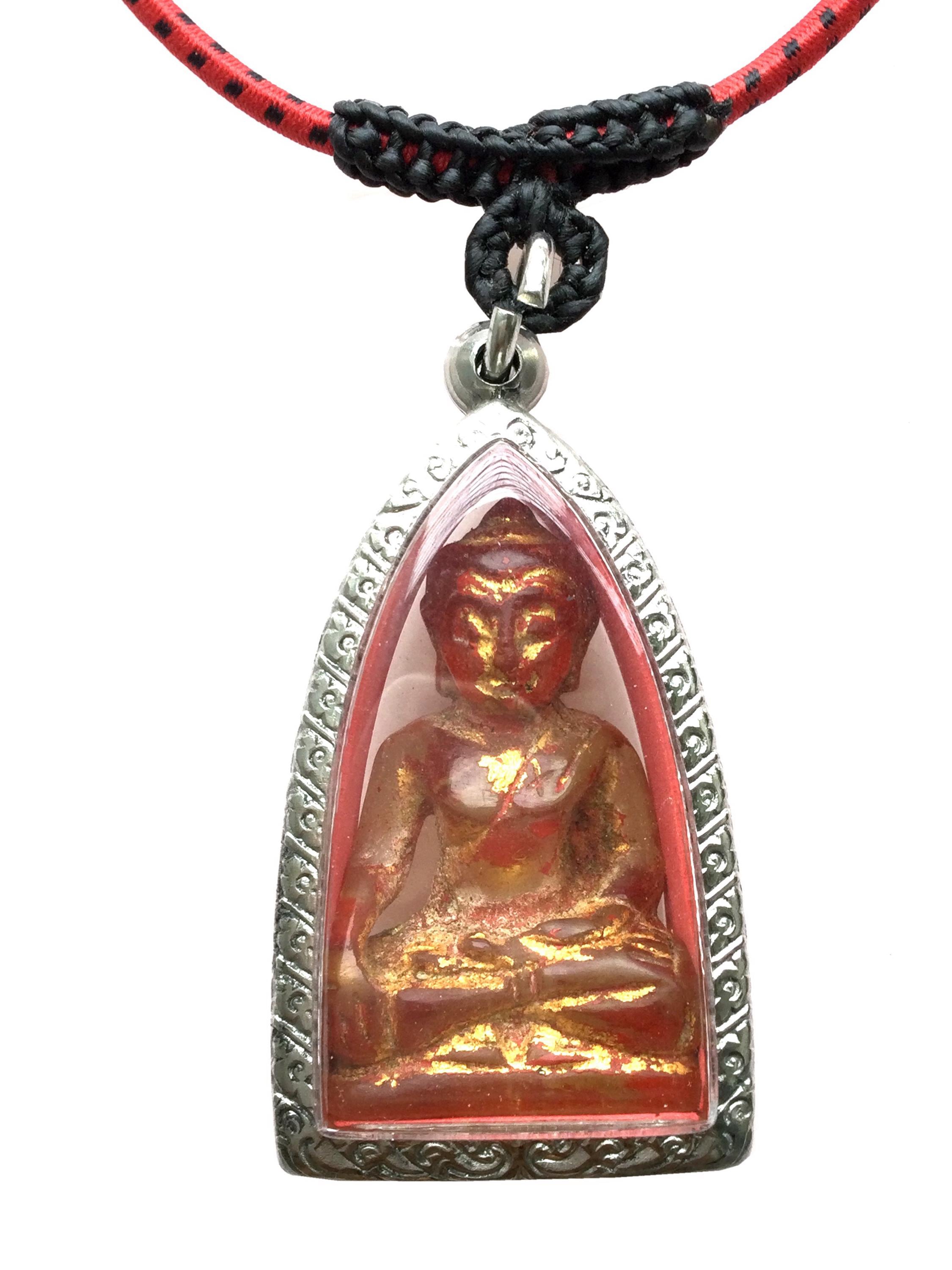 希少なレッドジュイジアクリスタルストーンプラパンマラヴィチャイ