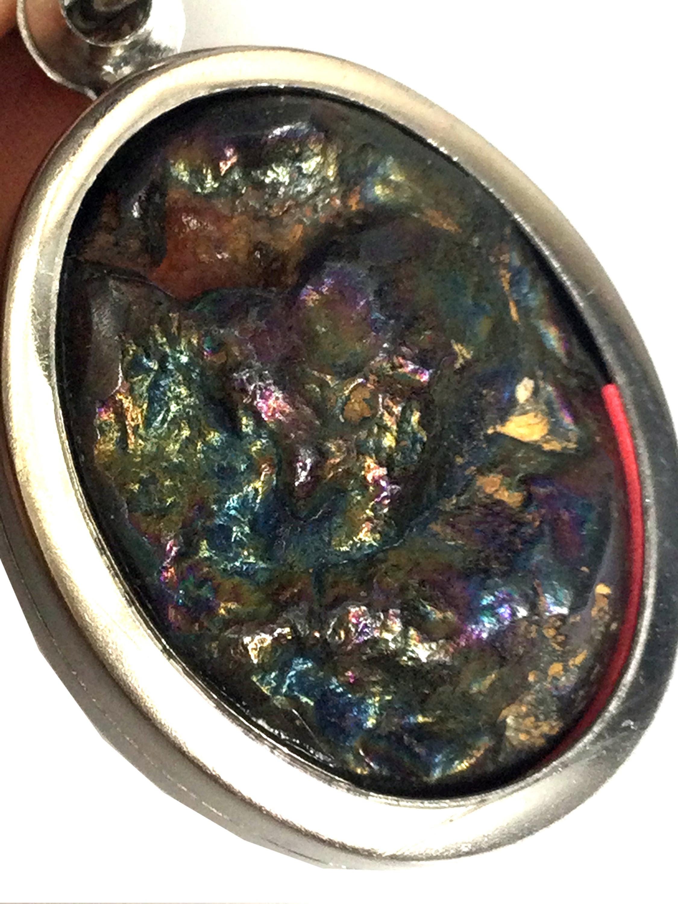 希少な7色のレインボーレクライストーン/強力な神聖なペンダント/タイ