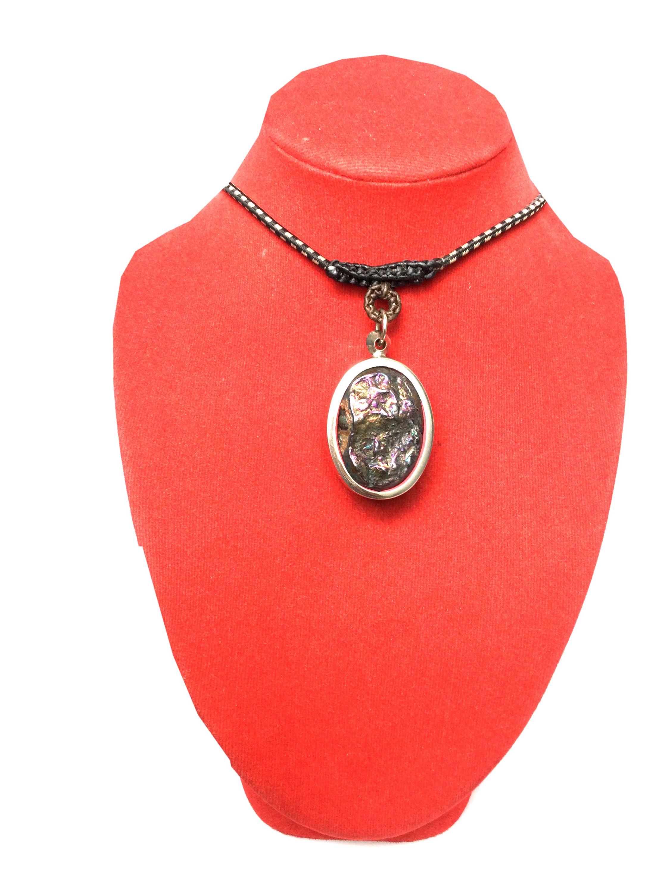 希少な7色のレインボーレクライストーン/強力な神聖なペンダント/タイ