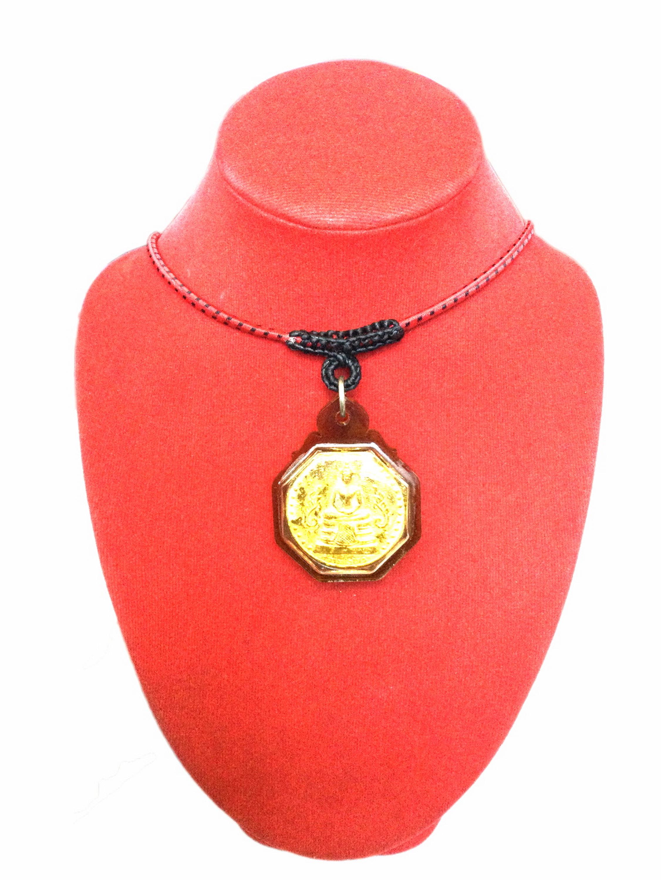 金色のラーマ5世とL・P・ソートーン王のお守り：タイ仏教の幸運の