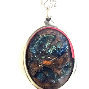Rzadki tęczowy 7-kolorowy magiczny wisiorek Leklai z góry Um-klum / Potężny naturalny kamień / Święty tajski amulet / Talizman szczęścia / Prezent
