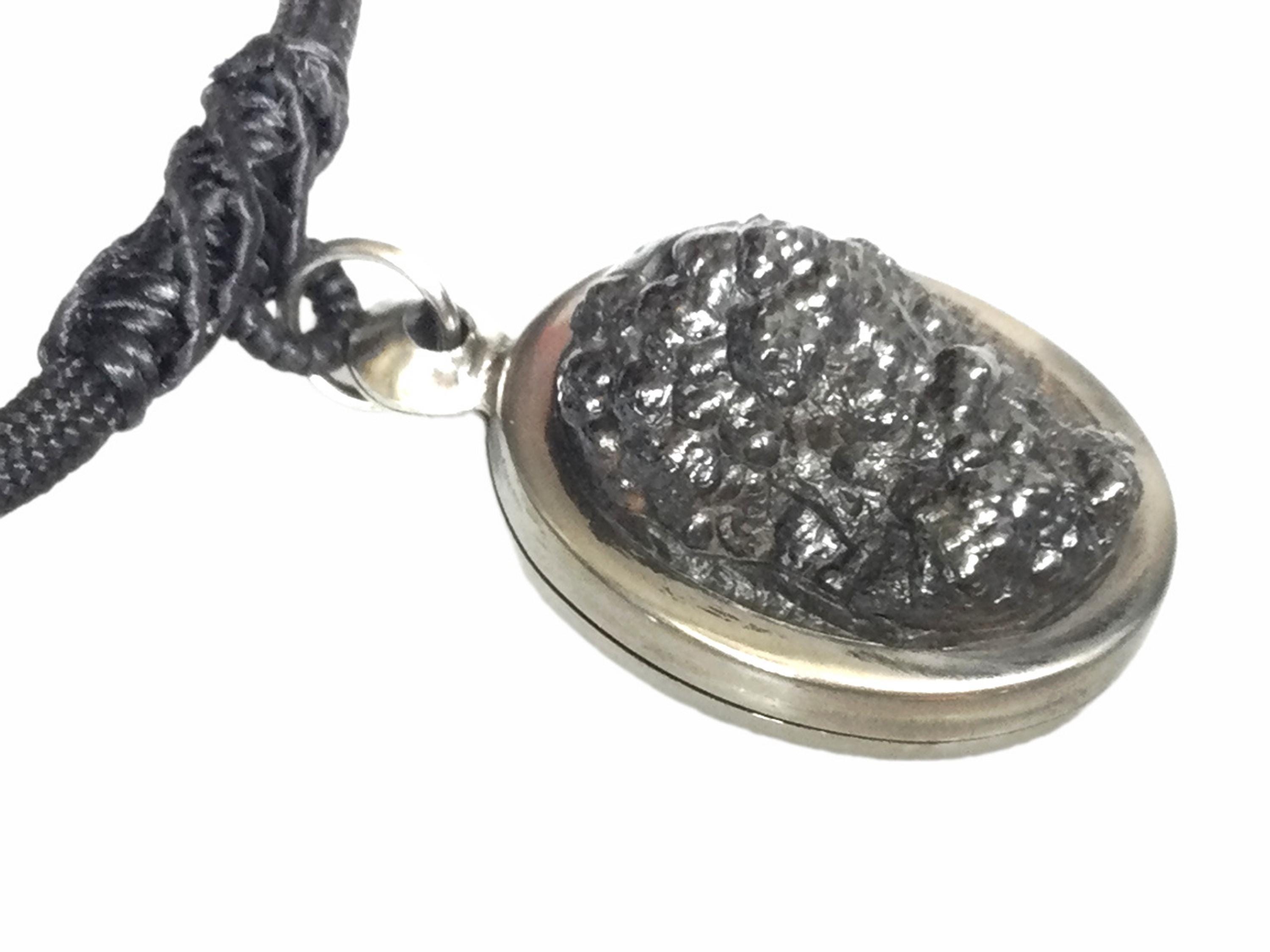 LEK LAI 神聖レクライ ペンダント レア タイ ブラック お守り THAI Black Leklai Amulet Pendant: Thai Buddha Lucky Life Protection - Etsy