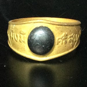 Anillo Leklai Mekapat Lp Sombun negro raro, templo de Lampanbong / Anillo poderoso de la suerte para la riqueza / Anillo de buena suerte / Amuleto sagrado tailandés bendecido