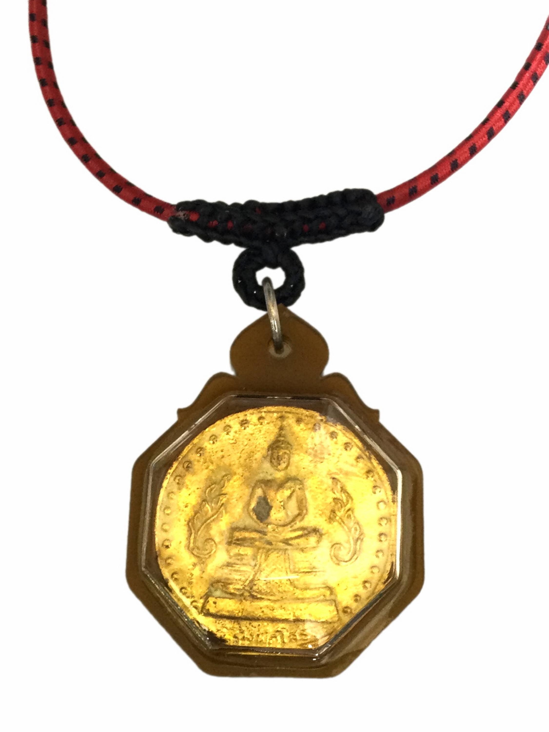 金色のラーマ5世とL・P・ソートーン王のお守り：タイ仏教の幸運の