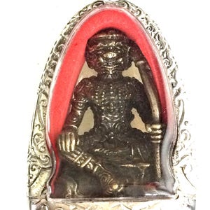Zeldzame Phra Pirap Suttasilo Arjan Uang-hanger, Cherngwai-tempel / Veel geluk en beschermende talisman / Thaise heilige Boeddha-amulet / leuk cadeau