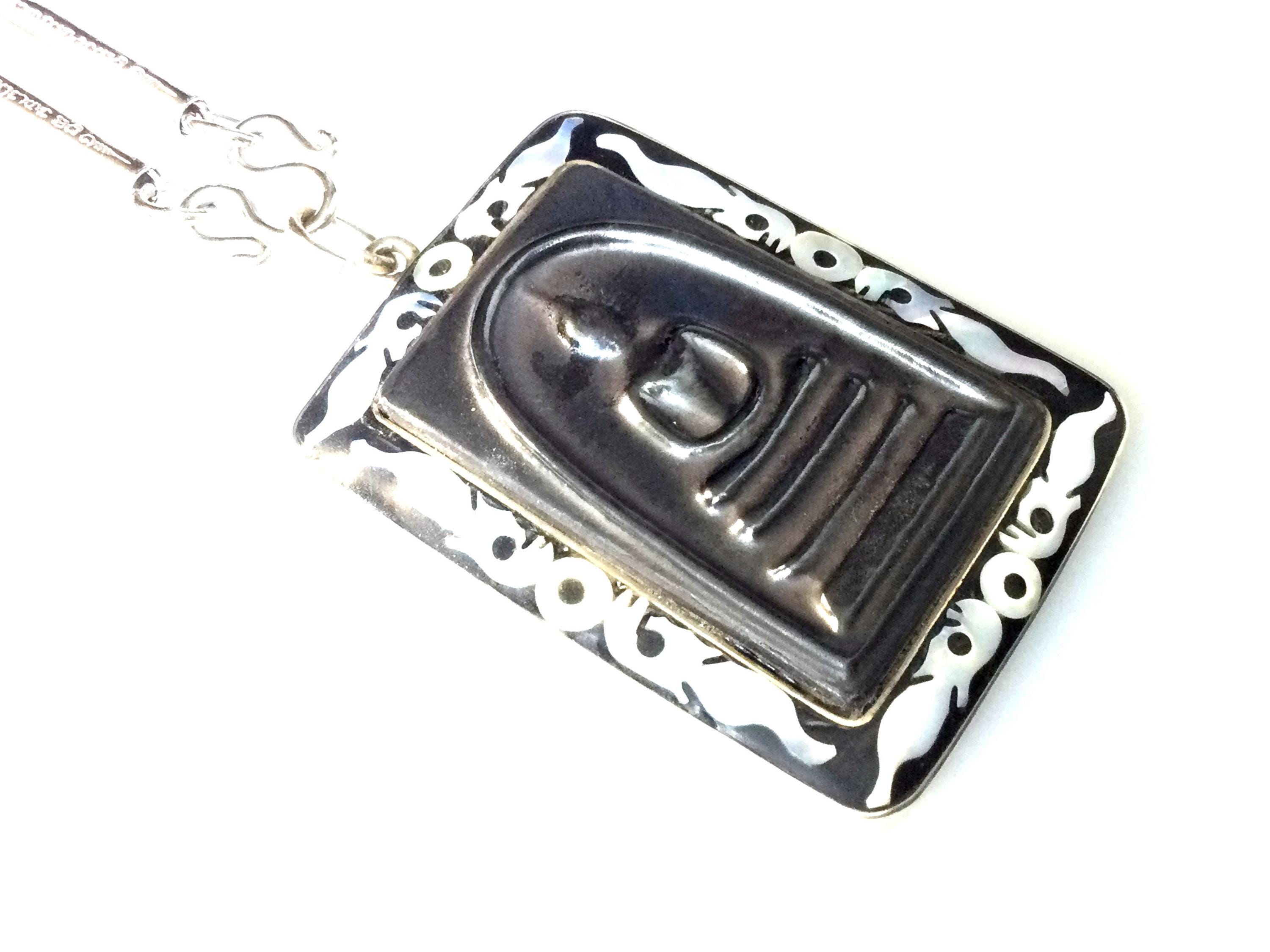 プラ・ソムデット・レクライ石ペンダント：タイの仏陀のお守り、お守り