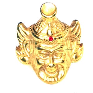 Gold Phor-Kae Pu-Ruesi Ring: Red Gem Thai Amulet - Size 8